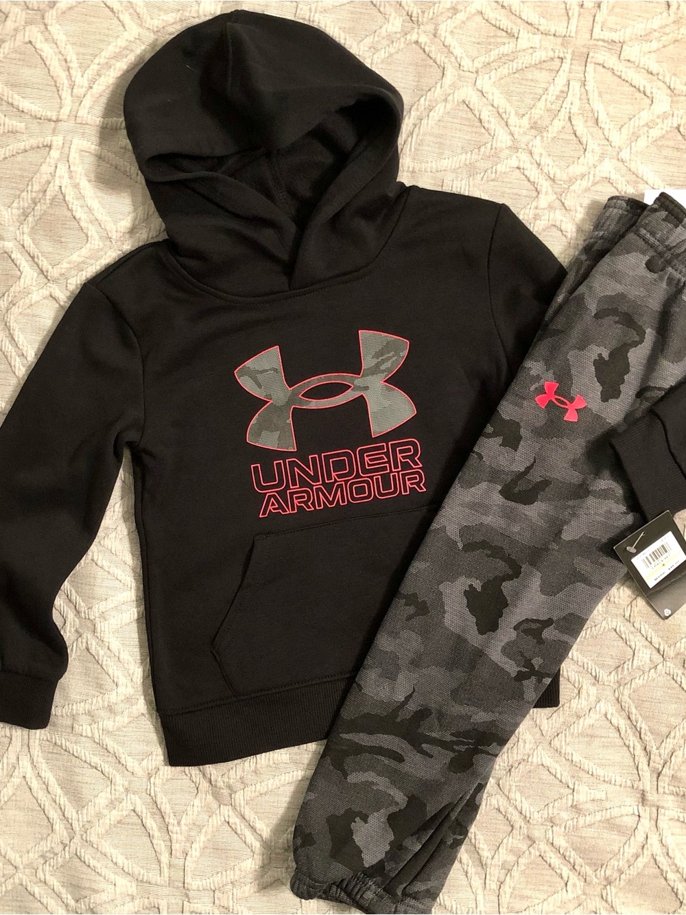 NWT Under Armour Black & Gray Hoodie & Joggers Set - Camo Accents (Size 4)